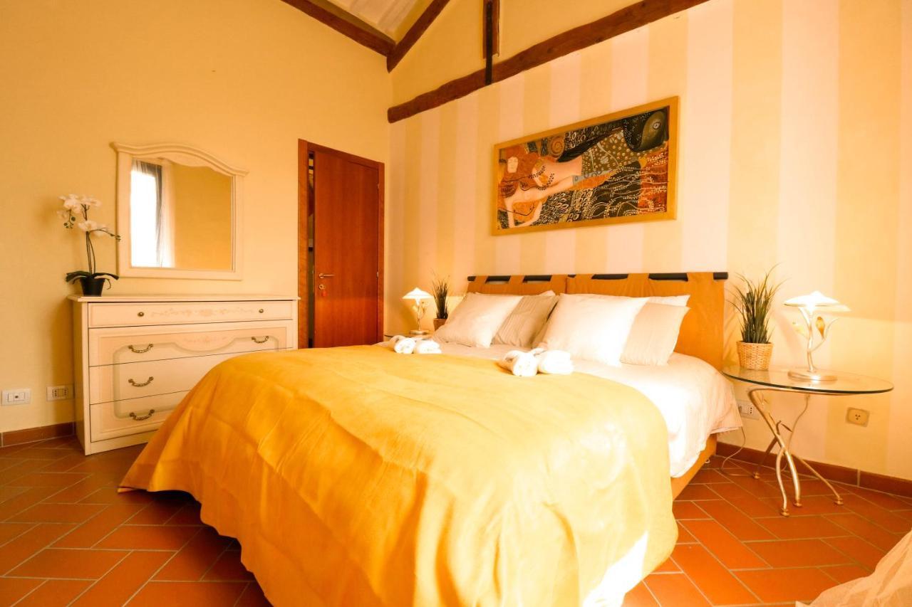 トッリータ・ディ・シエーナ Casale Val D' Orcia- Relax E Lusso In Piscinaヴィラ エクステリア 写真