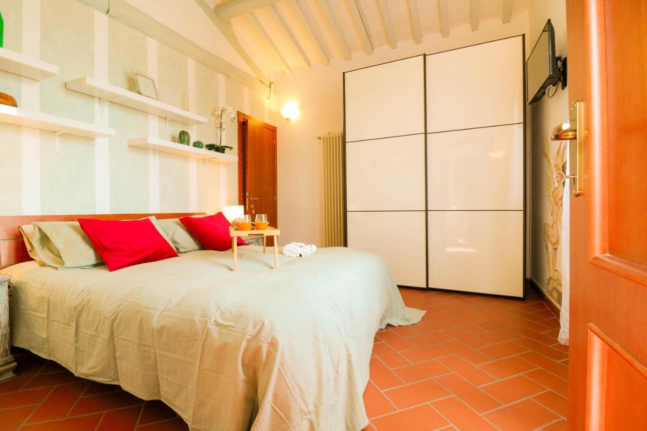 トッリータ・ディ・シエーナ Casale Val D' Orcia- Relax E Lusso In Piscinaヴィラ エクステリア 写真